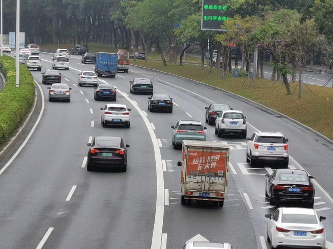 男子高速上恶意别车,真实经典策略设计_VR型43.237