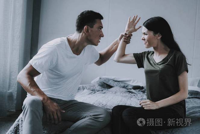 吵架把丈夫扔高速上,真实经典策略设计_VR型43.237